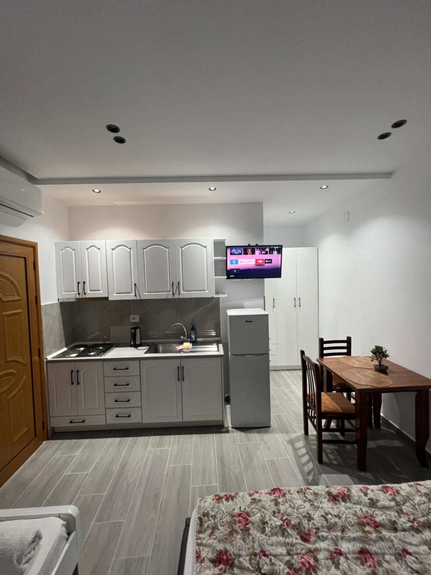 Vila Anxhelo Vlorë Exteriör bild