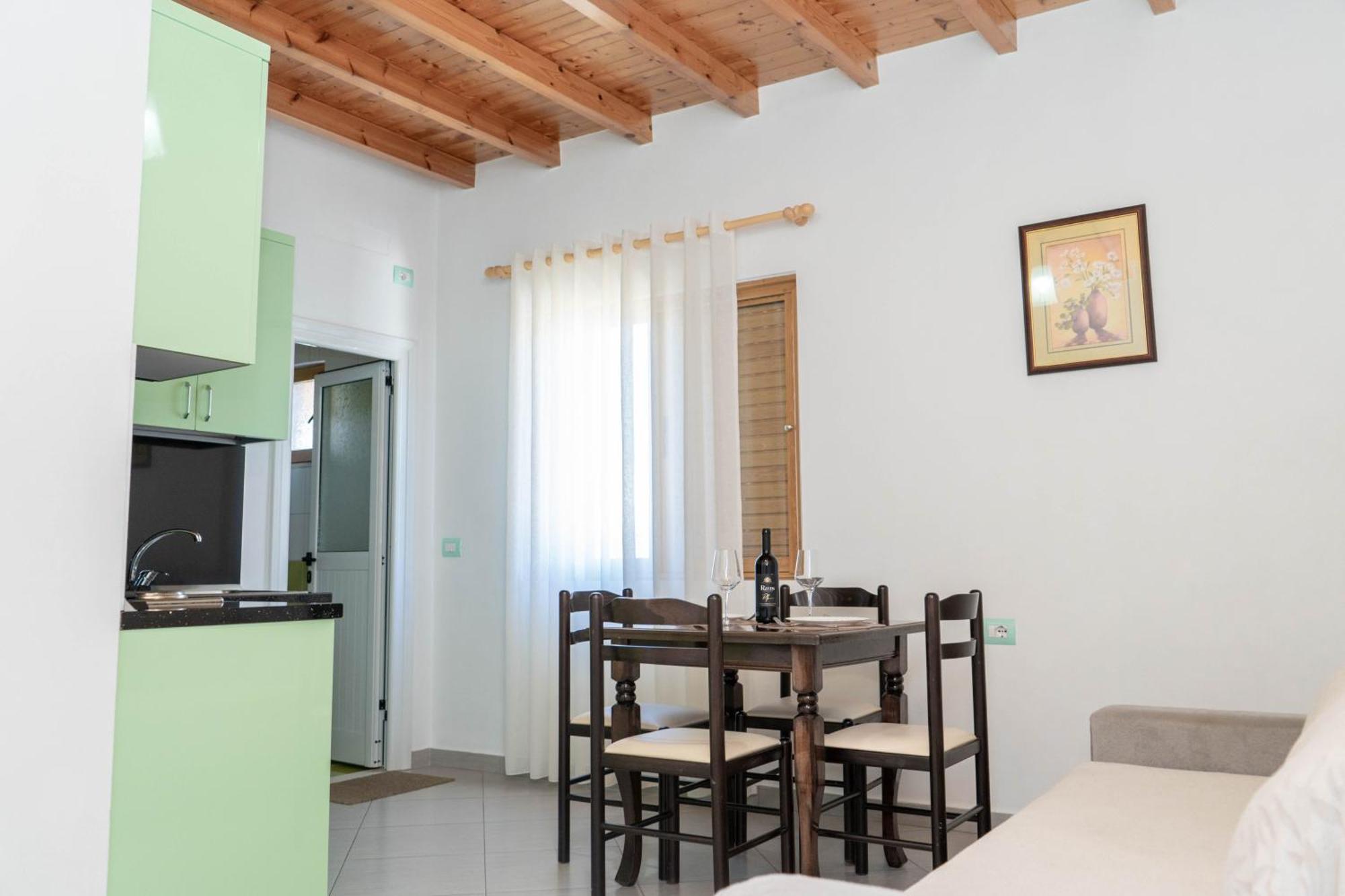 Vila Anxhelo Vlorë Exteriör bild